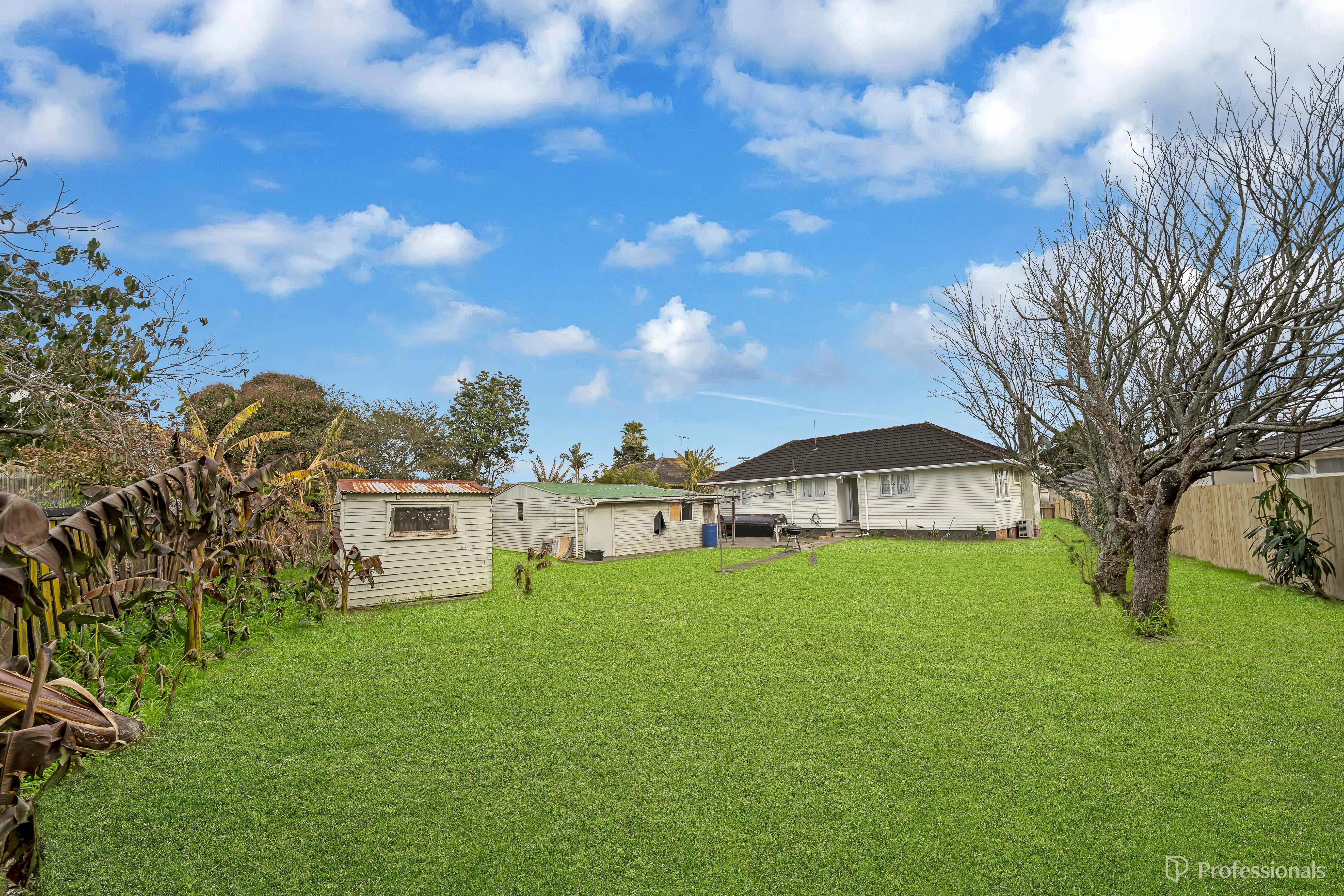17 Kairanga Street Mangere East, Manukau Carousel 1