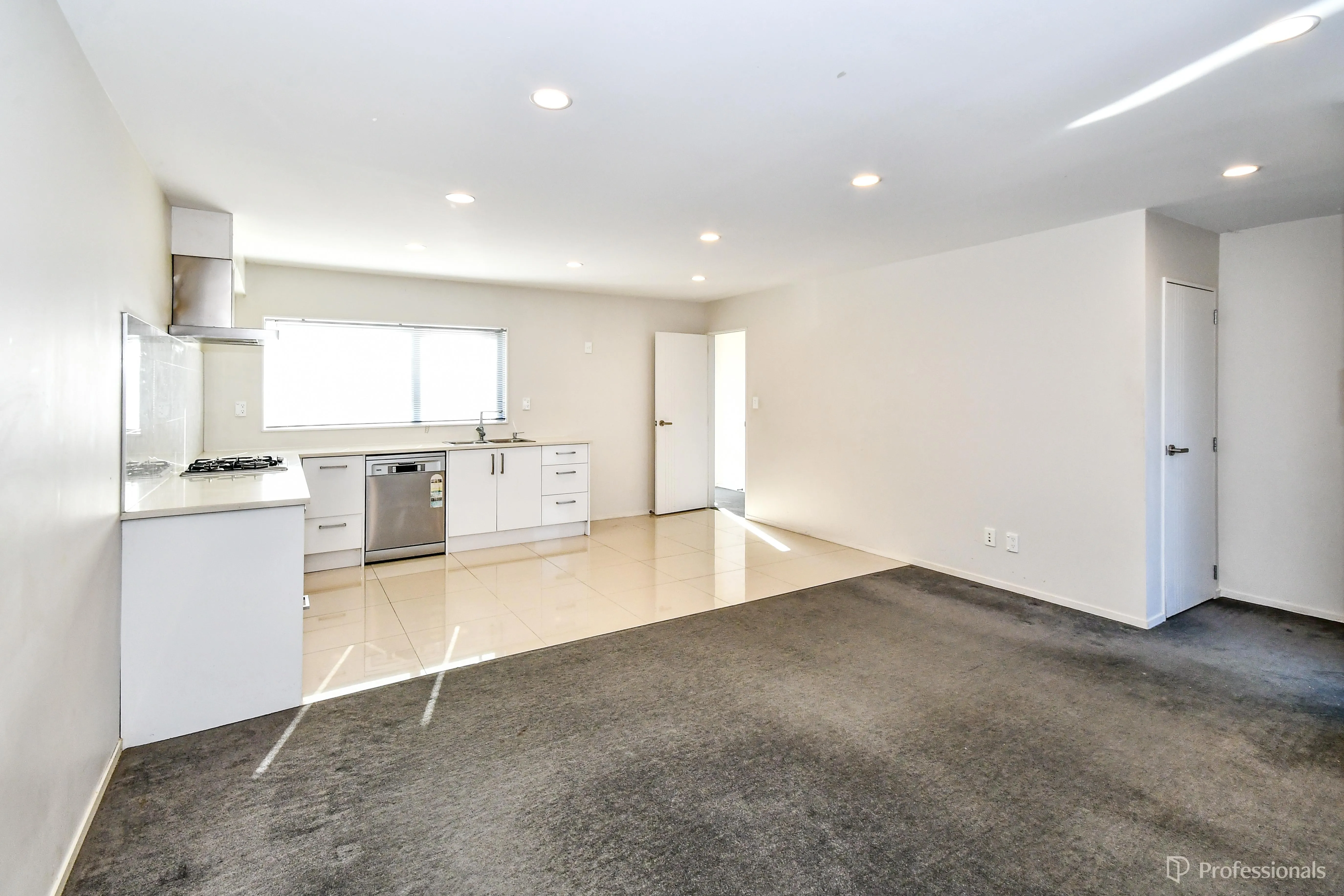 12D Jutland Road Manurewa, Manukau Carousel 2