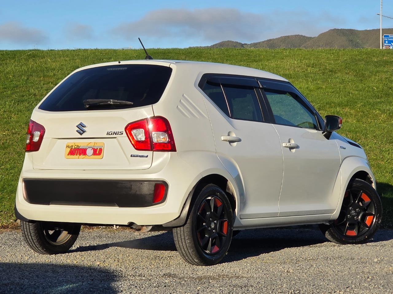 2016 Suzuki Ignis Hybrid **RETRO LOOKS - GREAT KMS** Carousel 8