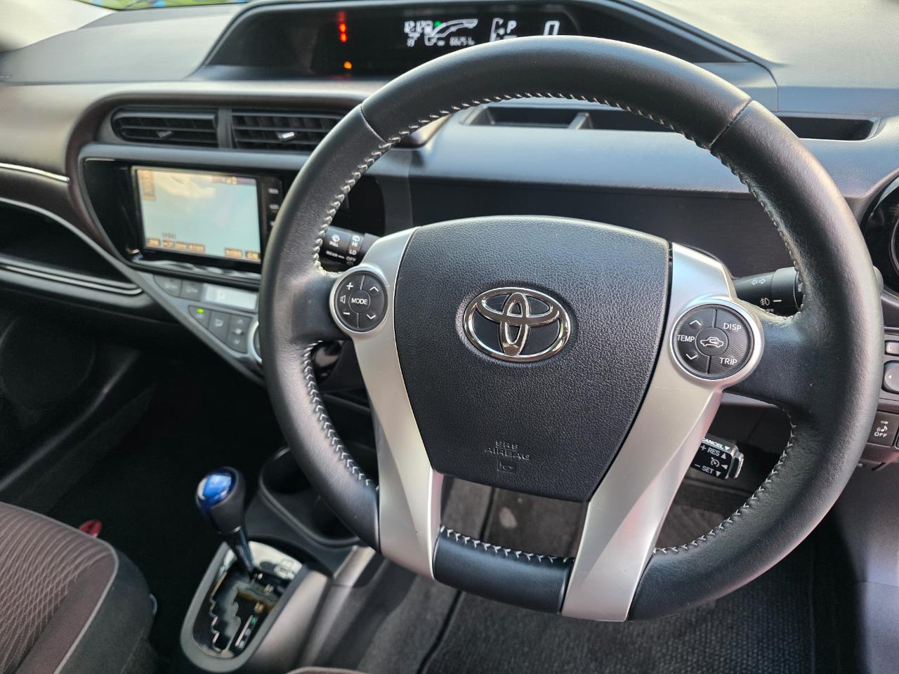 2015 Toyota Aqua G Hybrid**CRUISE- HEATED SEATS- LOW KMS ** Carousel 15
