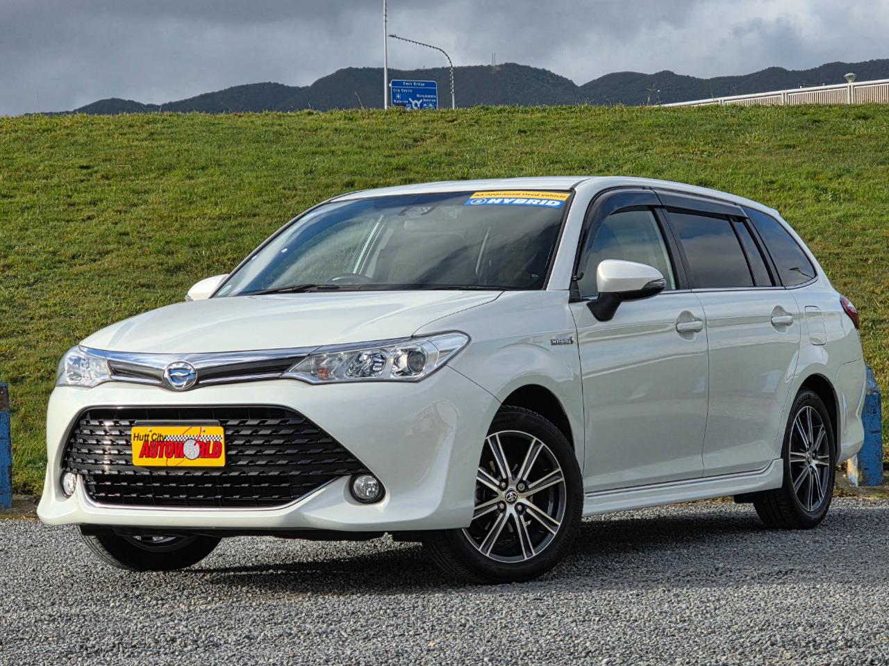 2015 Toyota Corolla Fielder G Tourer Sport**HYBRID- SAFETY PACKAGE * Carousel 5