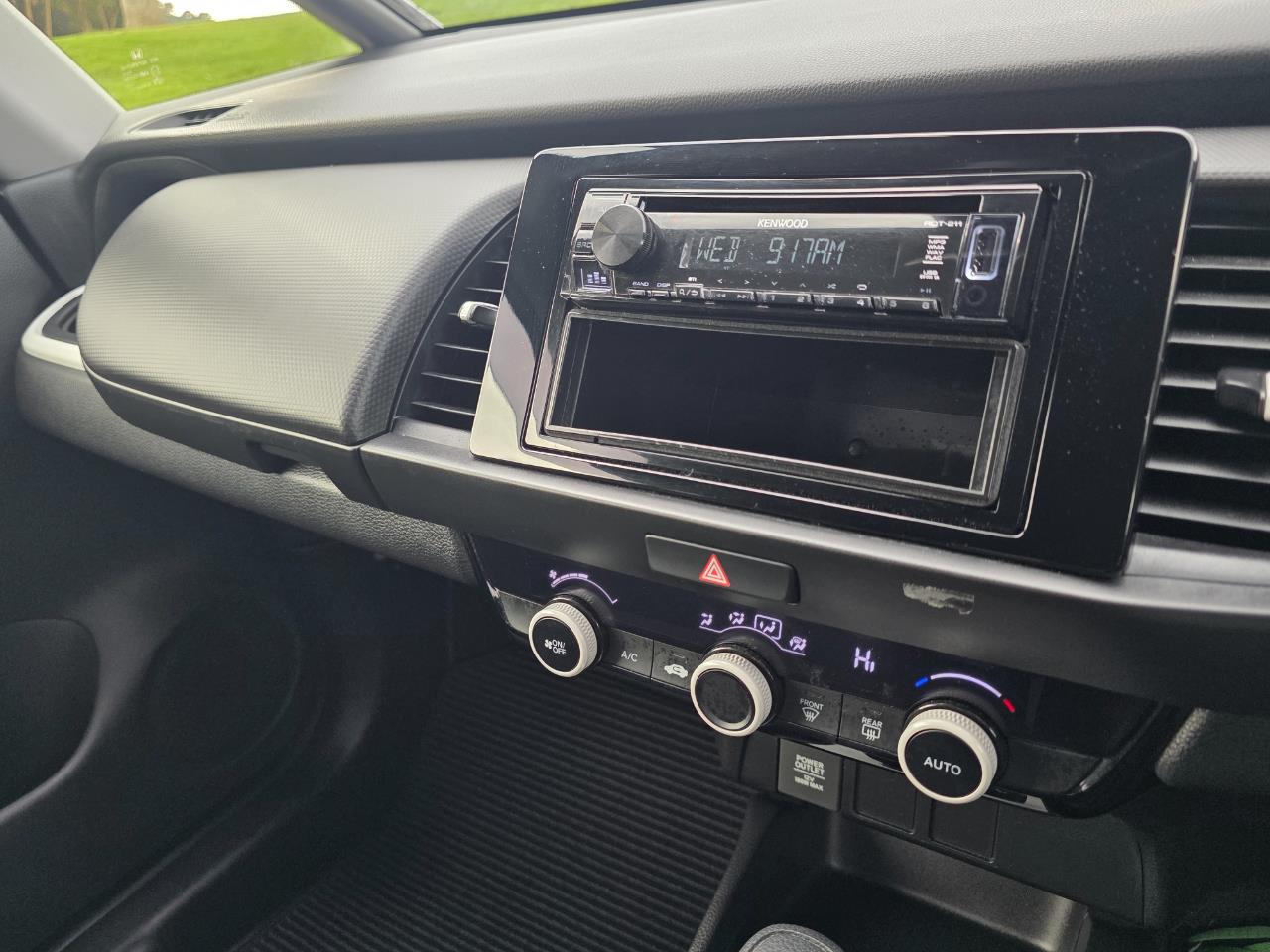 2021 Honda Fit 1.5ltr Hybrid **LATEST MODEL - SUPERB VALUE **