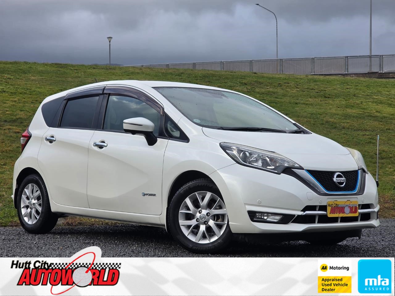 2017 Nissan Note e-Power Hybrid *MEDALIST - LEATHER*