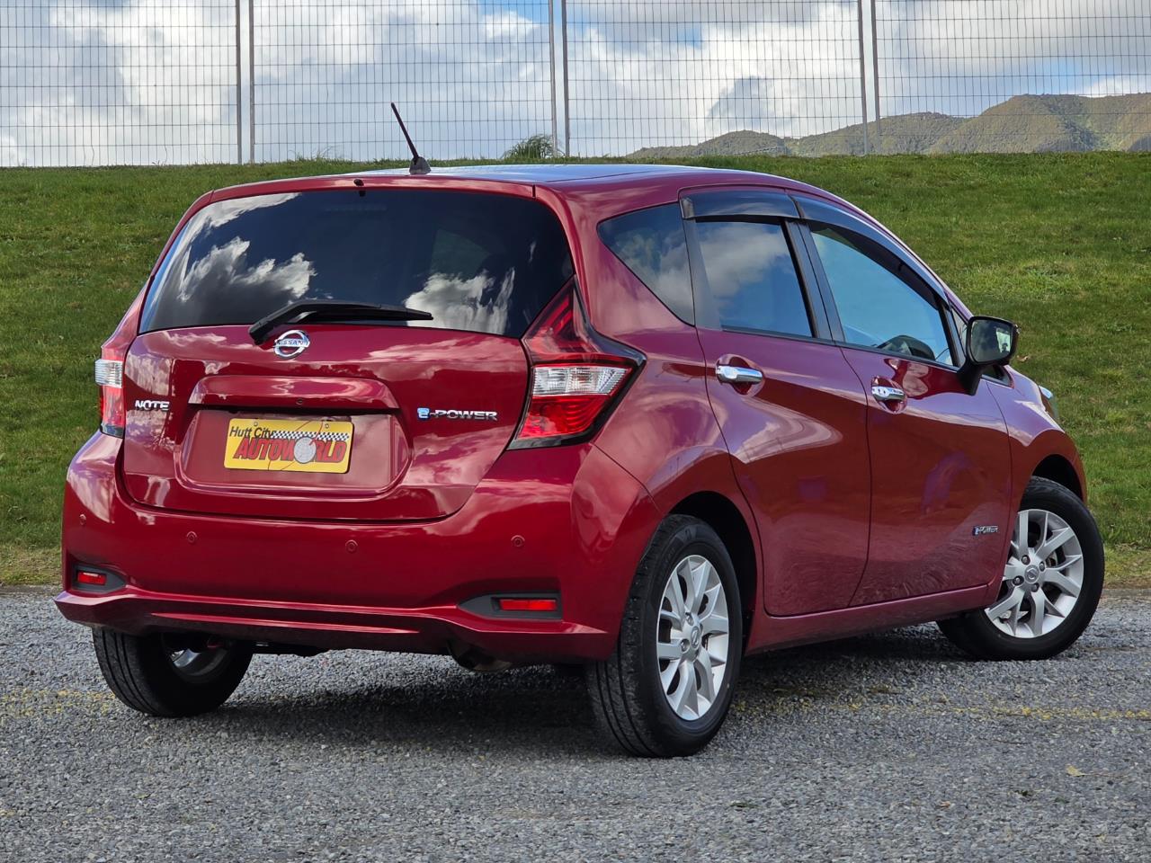 2017 Nissan Note e-Power **FANTASTIC VALUE HYBRID HATCH ** Carousel 9