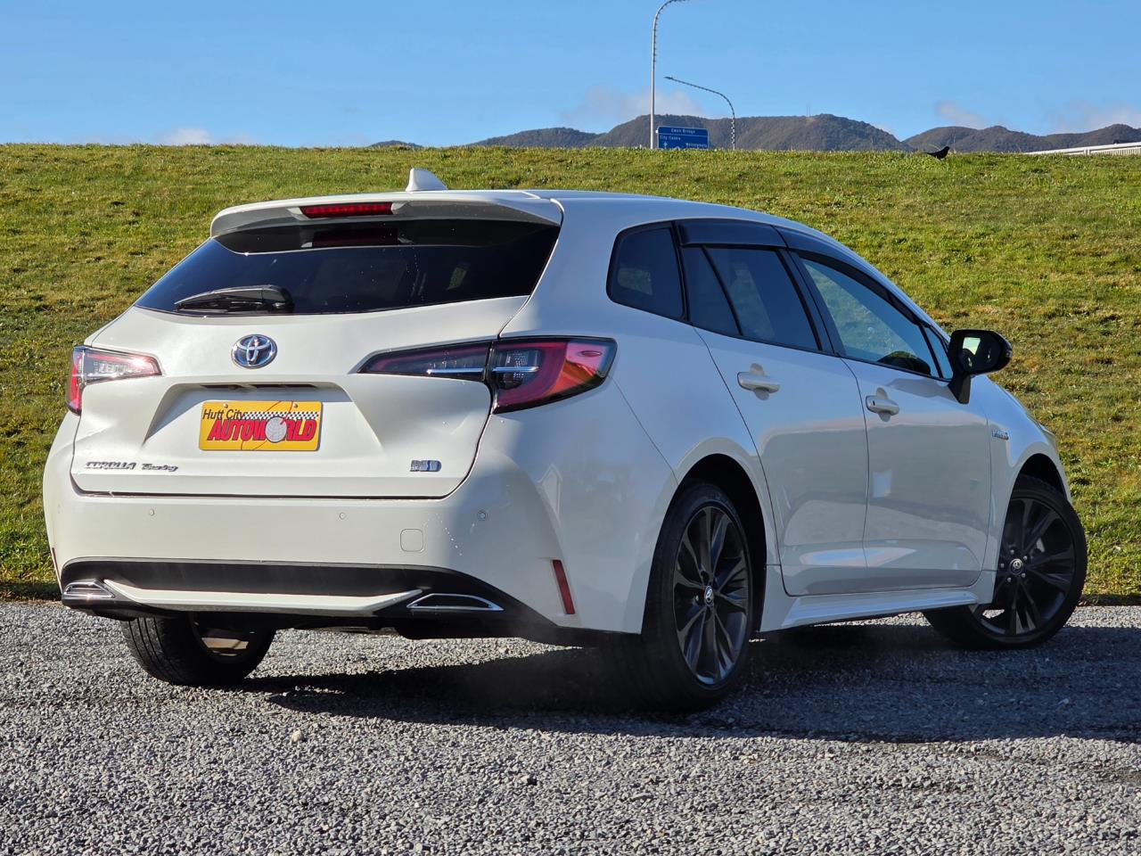 2019 Toyota Corolla Fielder WXB Hybrid Wagon**WHAT A CAR !! ** Carousel 14
