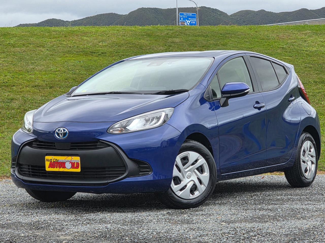 2022 Toyota Aqua Hybrid ** LATEST MODEL- LOW KMS ** Carousel 6