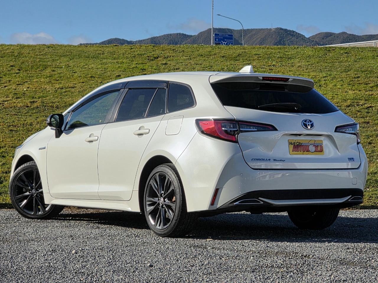 2019 Toyota Corolla Fielder WXB Hybrid Wagon**WHAT A CAR !! ** Carousel 13
