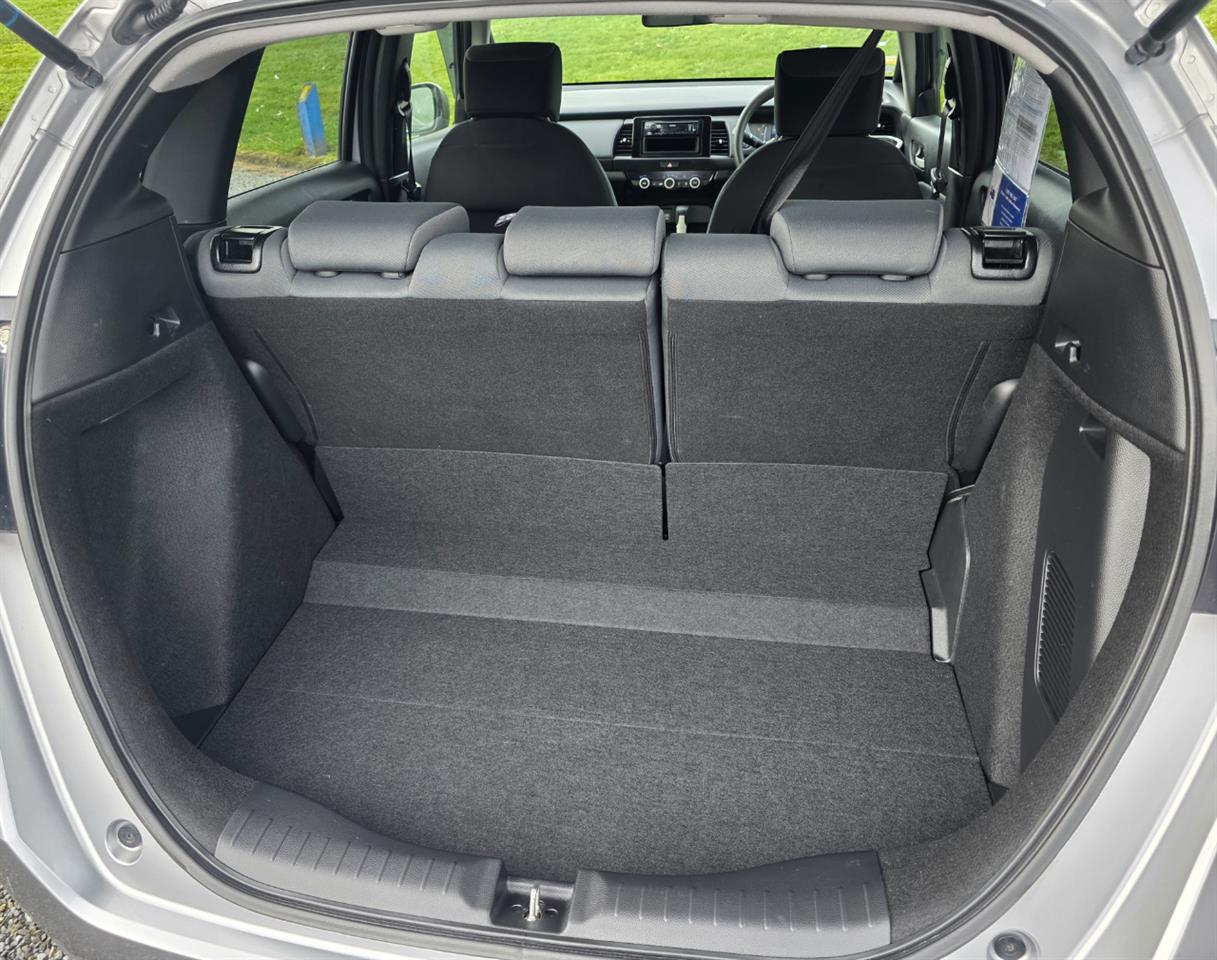 2021 Honda Fit 1.5ltr Hybrid **LATEST MODEL - SUPERB VALUE ** Carousel 5