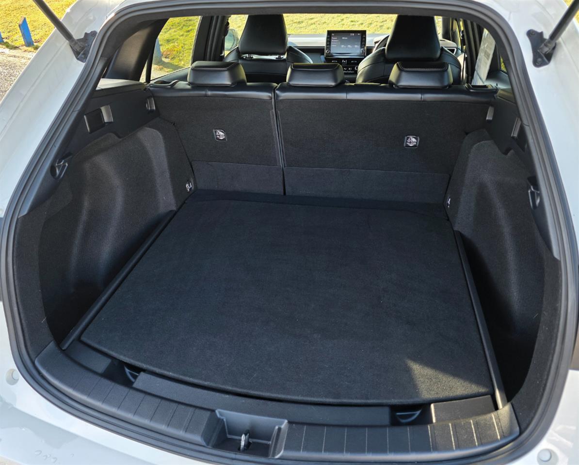 2019 Toyota Corolla Fielder WXB Hybrid Wagon**WHAT A CAR !! ** Carousel 5