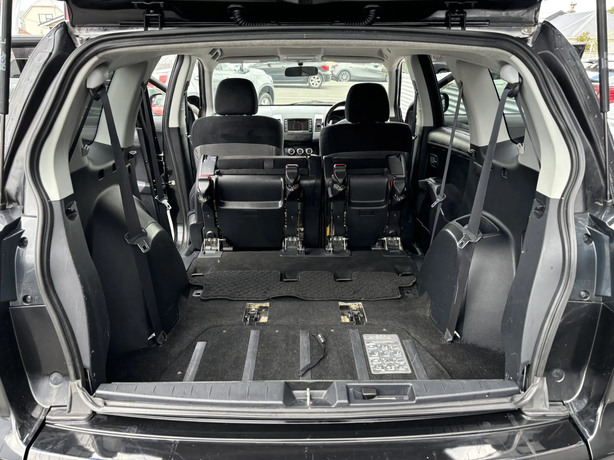 2009 Mitsubishi Outlander Carousel 5