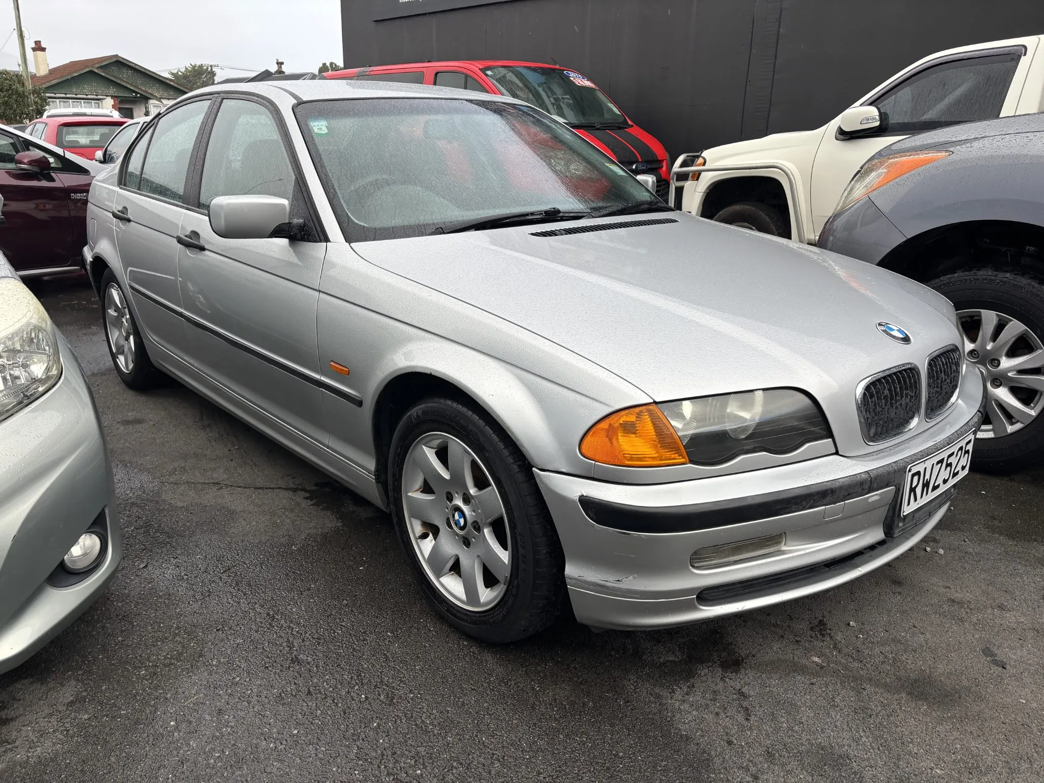 second hand 2000 BMW 318i for sale NZ Collage 1