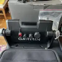 Garmin ECHOMAP UHD Fishfinder/Chartplotter Bundle with Transducer & Accessories Carousel 7