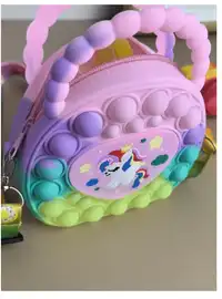 Heart-Shaped Handbag, Silicone Crossbody Bag Carousel 5