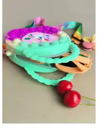 Heart-Shaped Handbag, Silicone Crossbody Bag Carousel 4