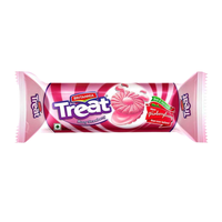 Britannia Treat Sandwich Biscuits Buzzy Strawberry 120g