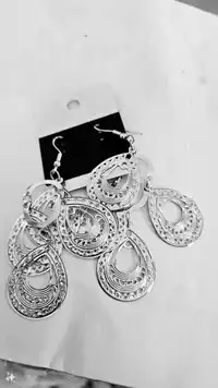 3x pairs of ear rings Carousel 2