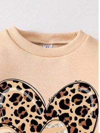 Young Girls Heart Print Crew Neck Sweatshirt And Flared Pants Set Carousel 2