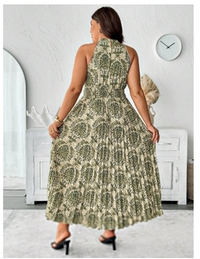 Plus Size Women Crew Neck Sleeveless Pleated Dress Carousel 3